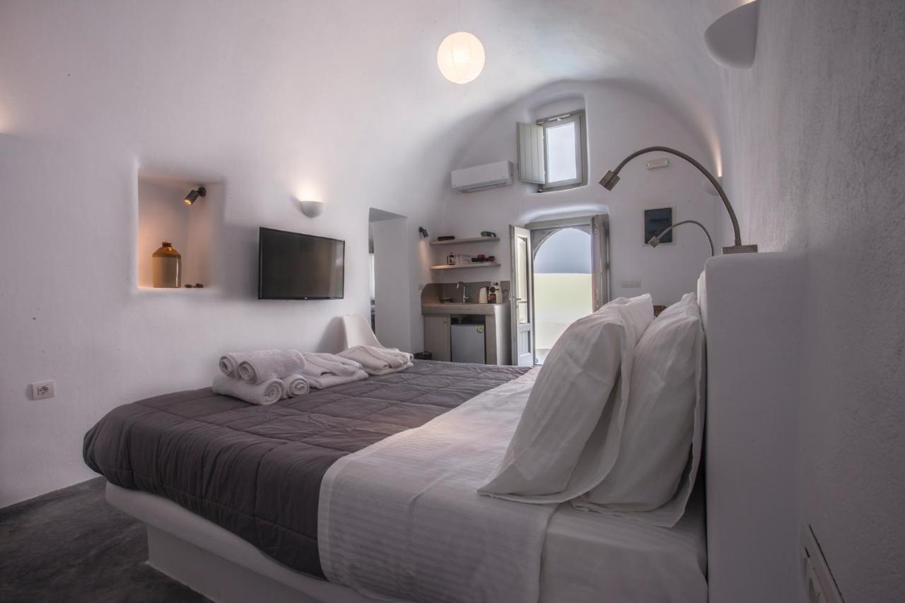 Cupola Suites เอีย ภายนอก รูปภาพ